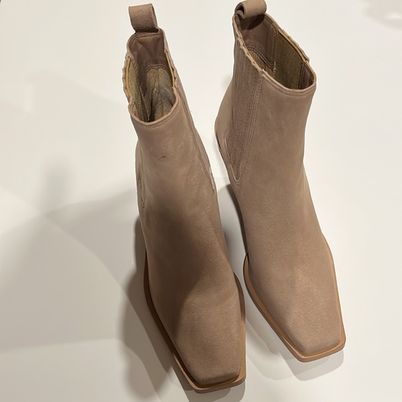 Vince camuto boots worn once tan - Picture 3 of 7